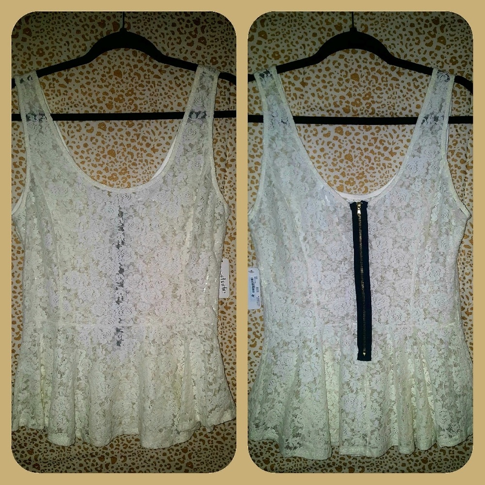 🍃🌸NWT! Lace Peplum Top🌸🍃🌸🍃🌸🍃